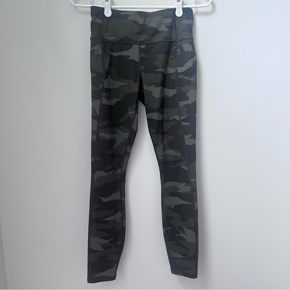 Athleta Camo Contender 7/8 Tight Green Size XS